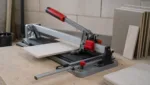 Fliesenschneider sicher nutzen ohne Verletzungsrisiko